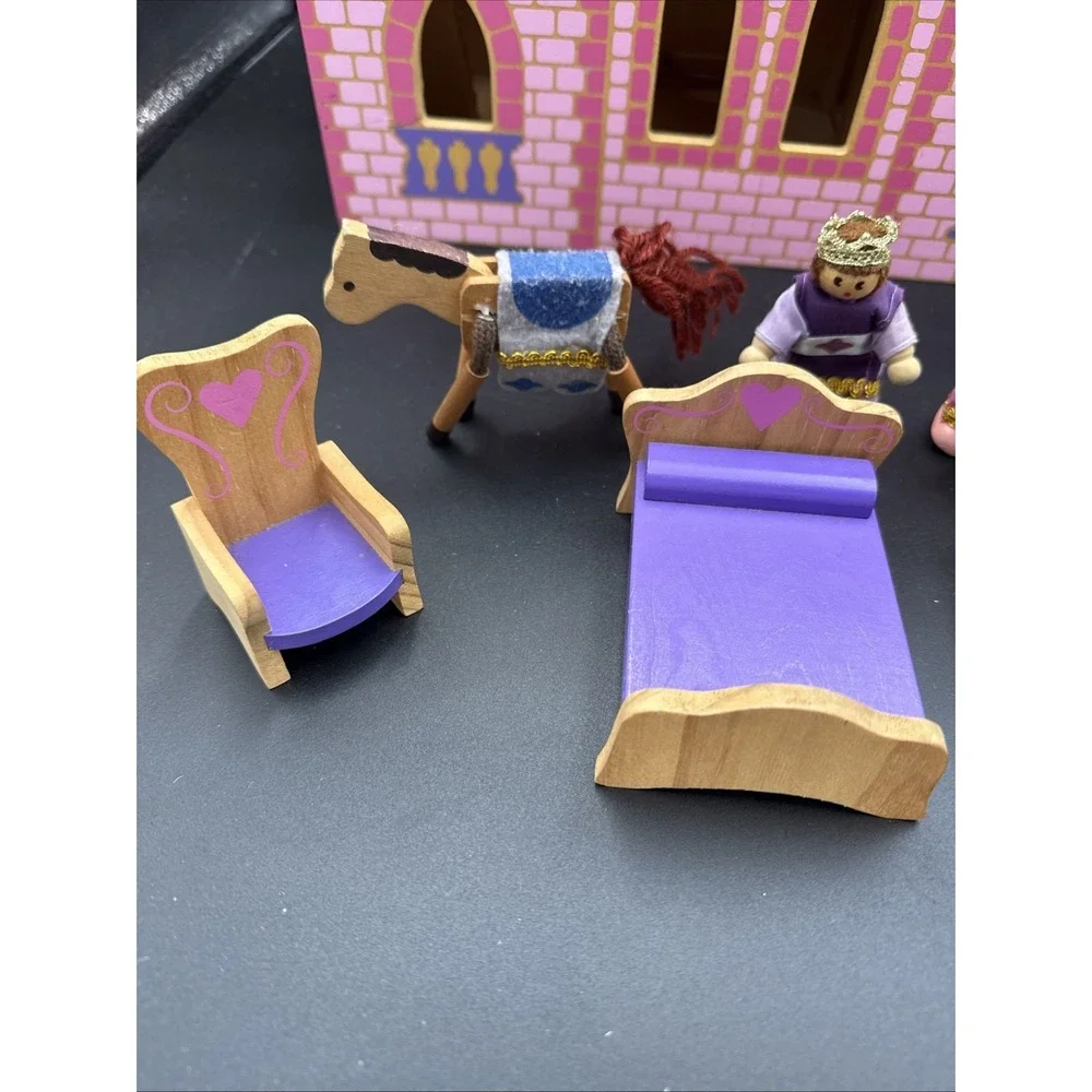 Melissa & Doug Fold & Go Wooden Princess Castle Draw Bridge Figures